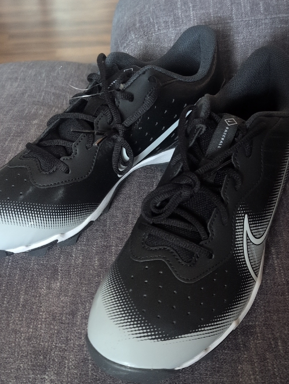Nike Men's Black, White And Gray Fastflex Baseball Athletic Sneaker Cleats